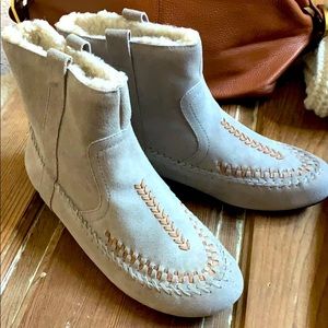 NEW Latigo suede bootie, faux shearling sz 9.5